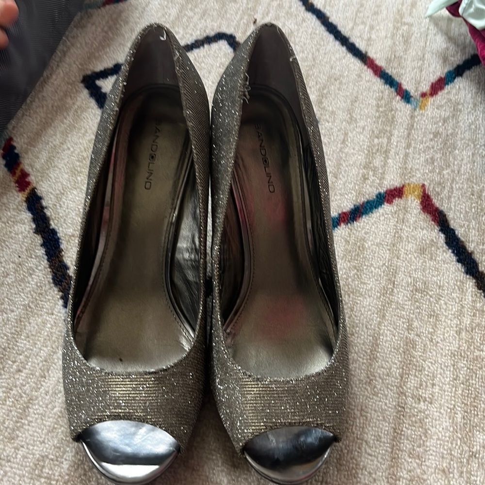 Bandolino size 10 sparkly silver wedges